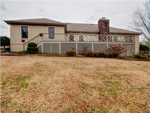 1660 Village Ln