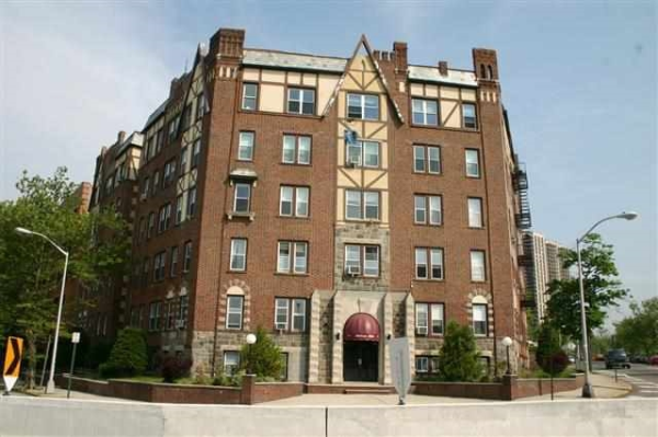 7435 BLVD EAST #21