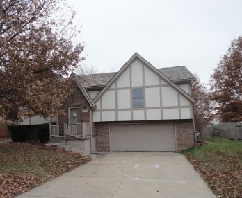 717 SE 10th Ter