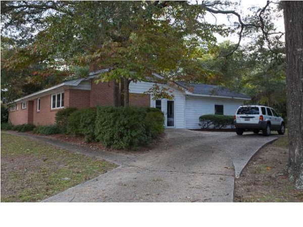 862 ROBERT E LEE BLVD