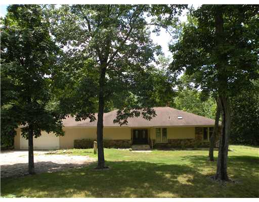 27 Horseshoe Dr