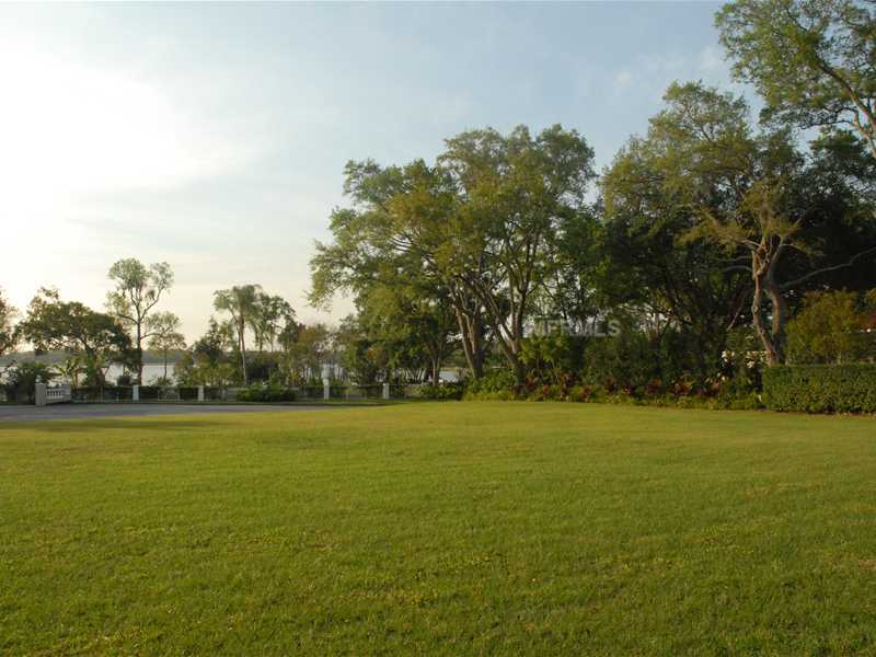 1615 BLUE HERON LN