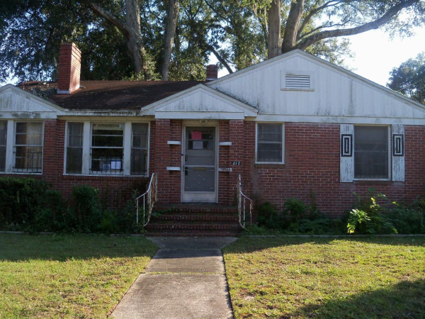 412 W 69th St