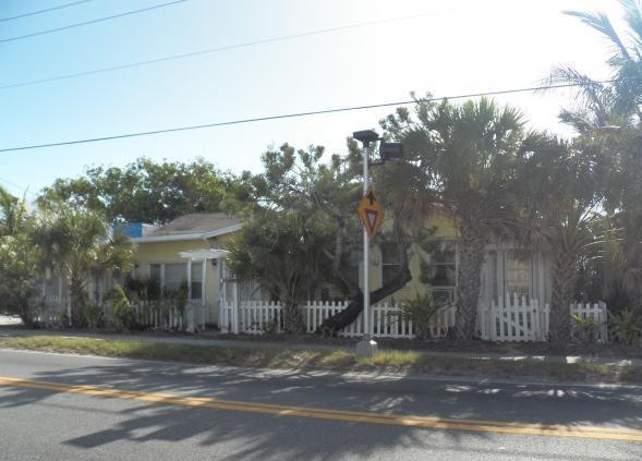 100 4th St S A