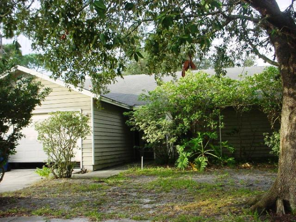 8045 Fleur De Lis Dr