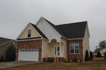 3131 Pin Oaks Cir NE