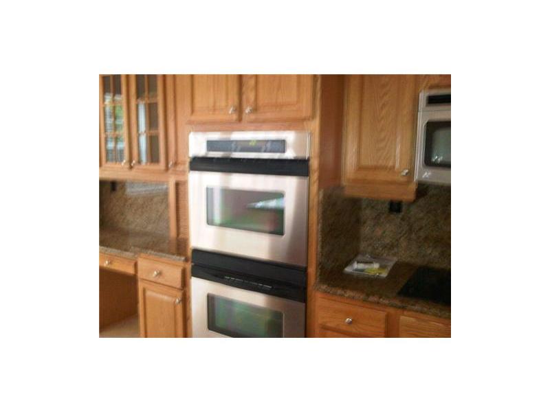 6852 NW 113 CT