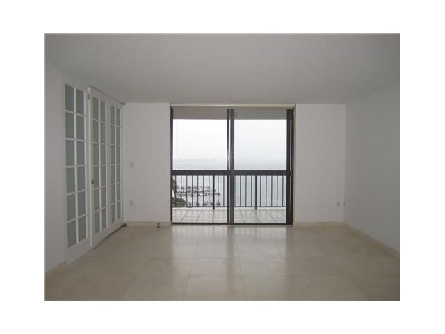 2333 BRICKELL AV # 2015