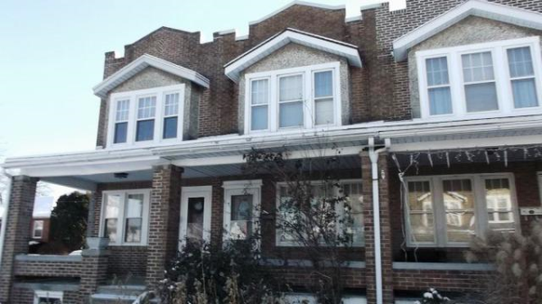 2004 W Green St