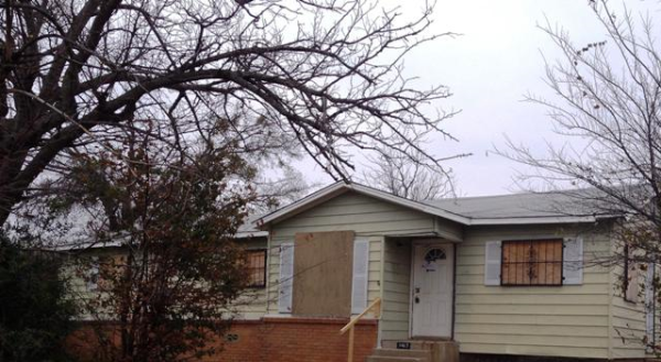 1413 Lindsey St