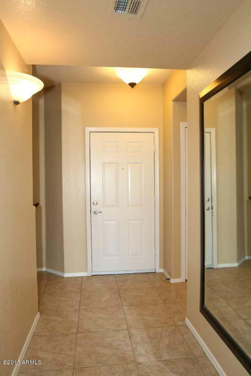 230 435 W RIO SALADO Parkway