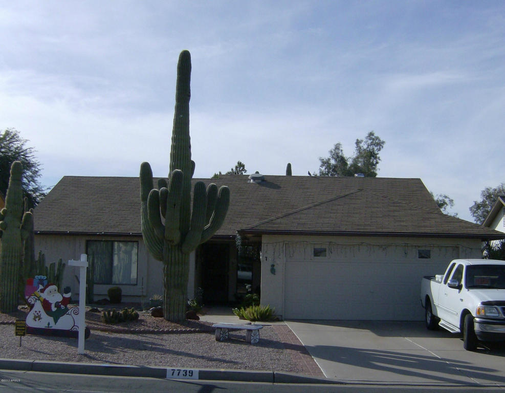 7739 E PUEBLO Avenue
