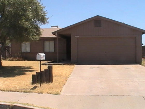 3329 E GELDING Drive