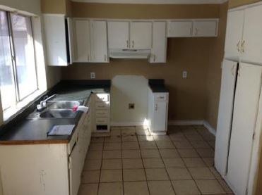 2820 Eddie Pl