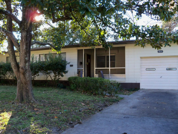 7464 Greenway Drive