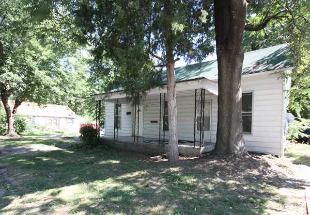 603 W CENTER AVE