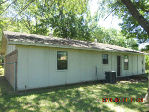 1828 Meadowbrook Lane