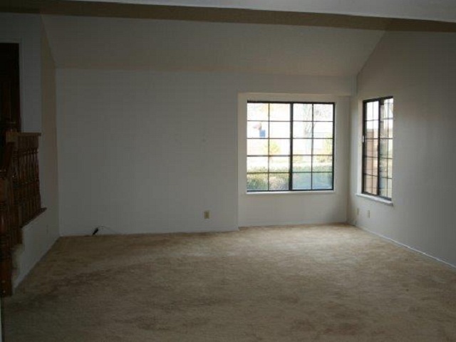 933 Hermosa Avenue