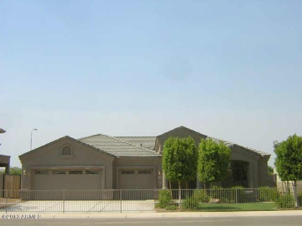 960 Cherrywood Place