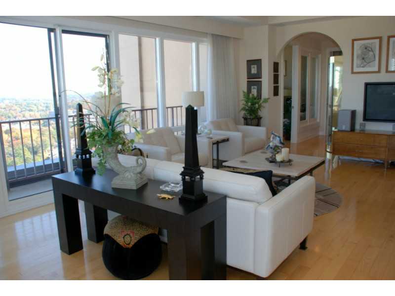 Unit Ph3030 - 3475 Oak Valley Road