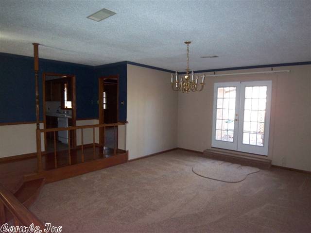 300 Oakmont