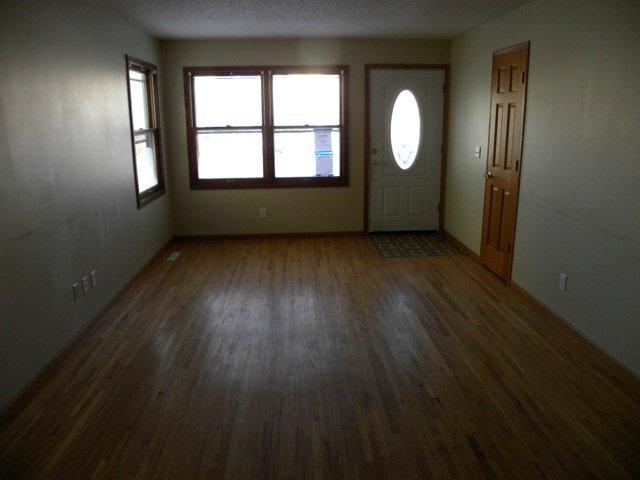 1833 Em Stately St
