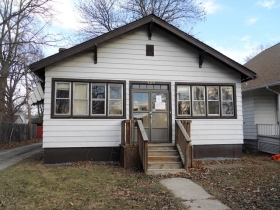 129 W Oak St