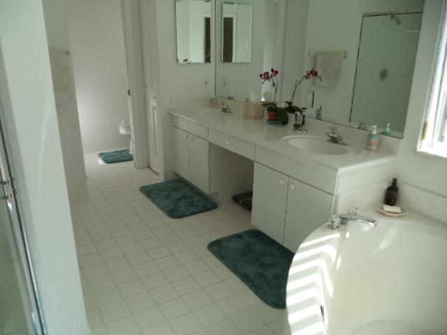 2575 JARDIN DR