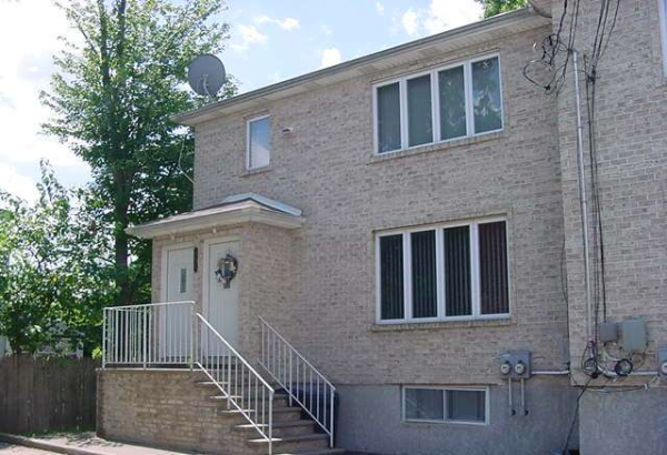 284 Giffords Ln