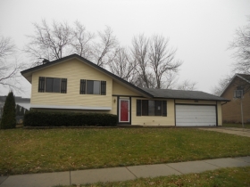 976 Camelot Dr