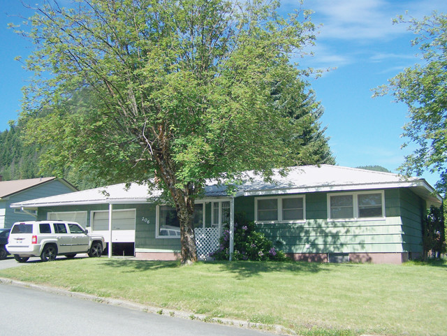 206 S First St