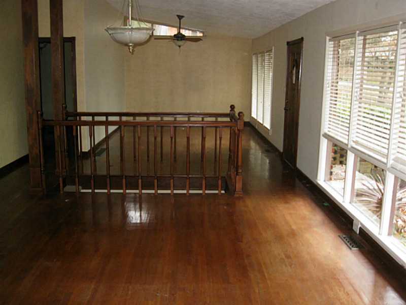 15 Long Island Place
