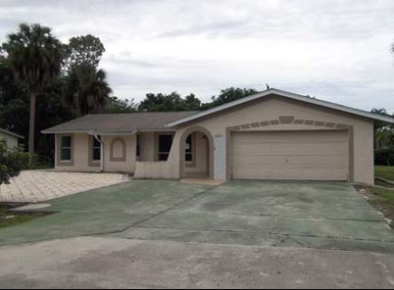 5242 Dixie DR
