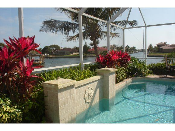 211 Edgewater Court
