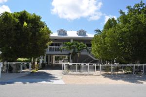 172 Marina Ave