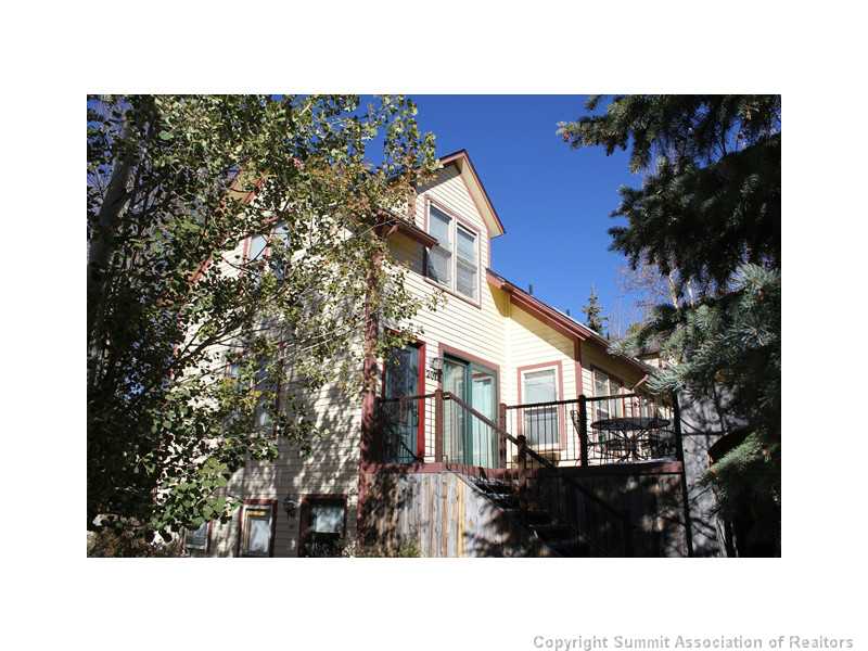207 High St Aly