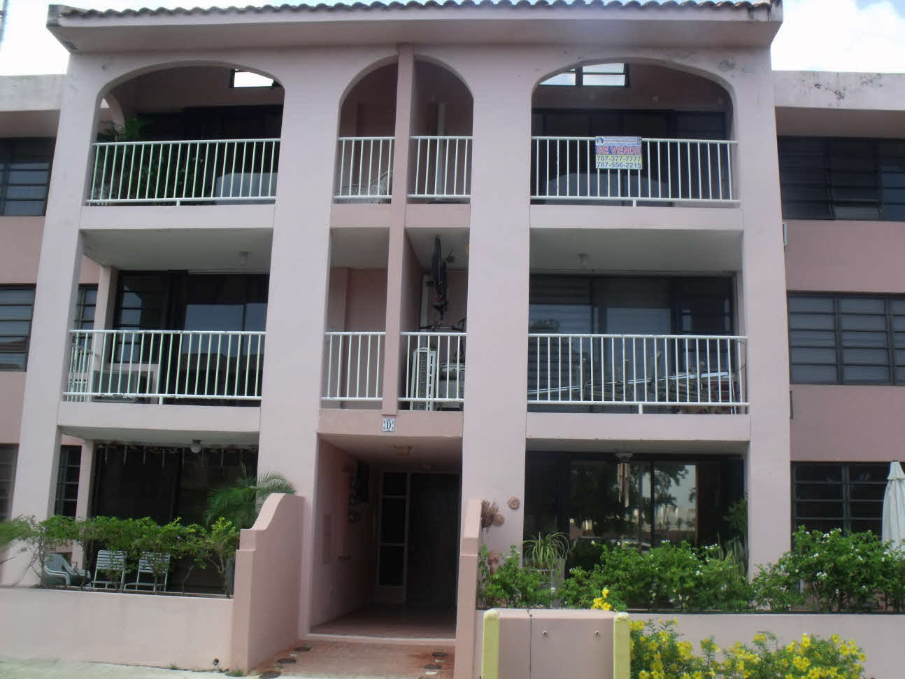 Apt D36 Monterrey Estates