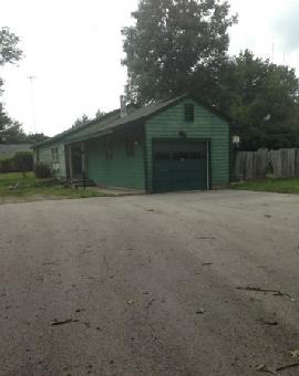 7602 Woodside Dr