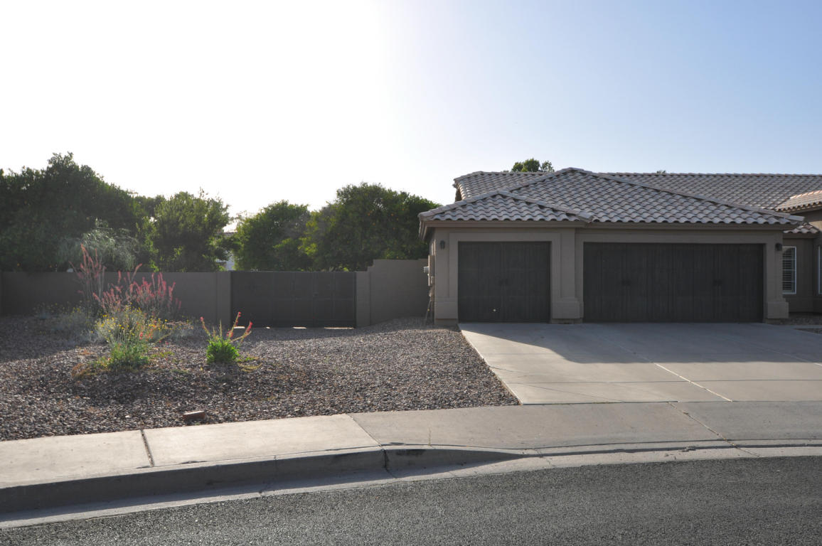1442 Oakland Cir