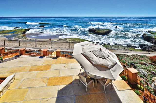 3 ROCKVIEW DR