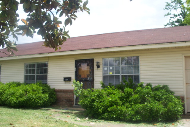 802 WALNUT