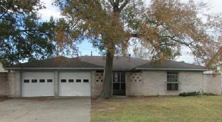 402 Riverbend St