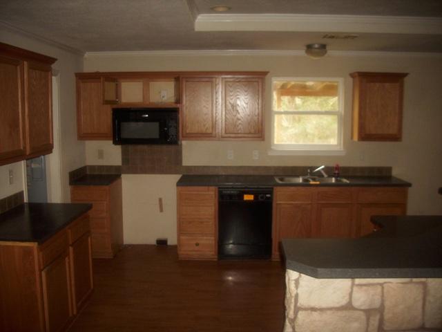825 County Road 411