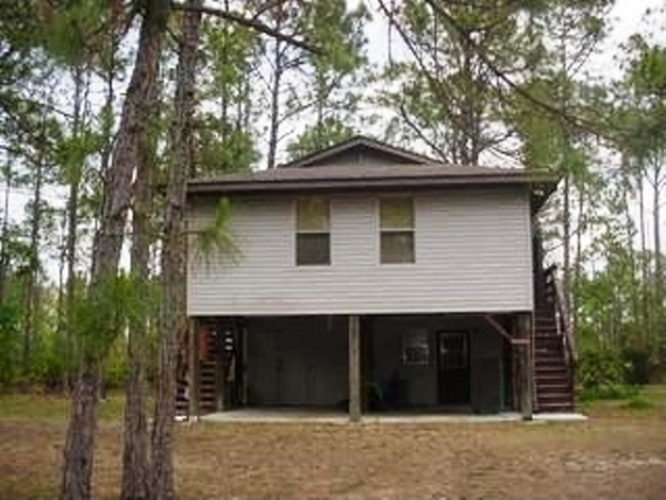 985 Honeybee Dr