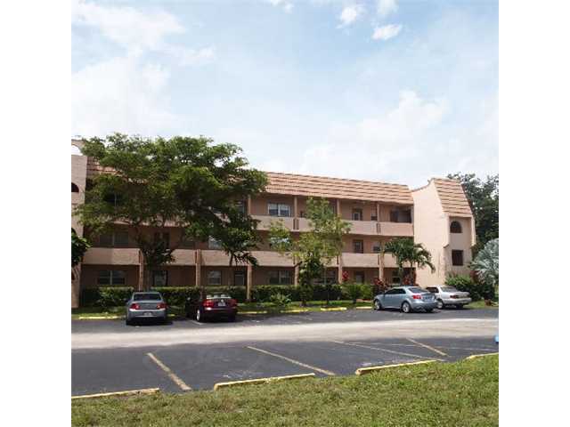 8101 SUNRISE LAKES DR # 109