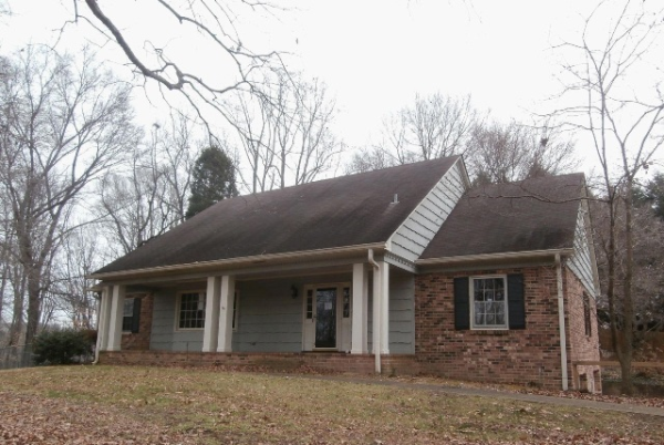 2153 Hilltop Dr