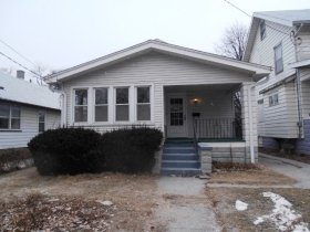 1213 E Gift Ave