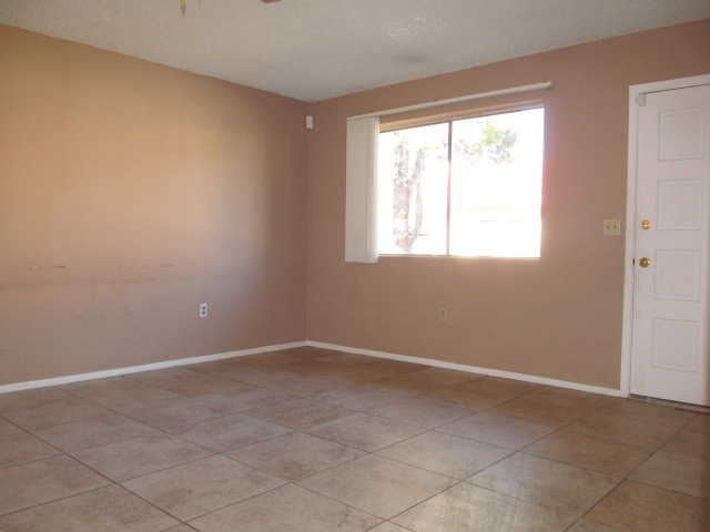 3422 W Tangerine Lane