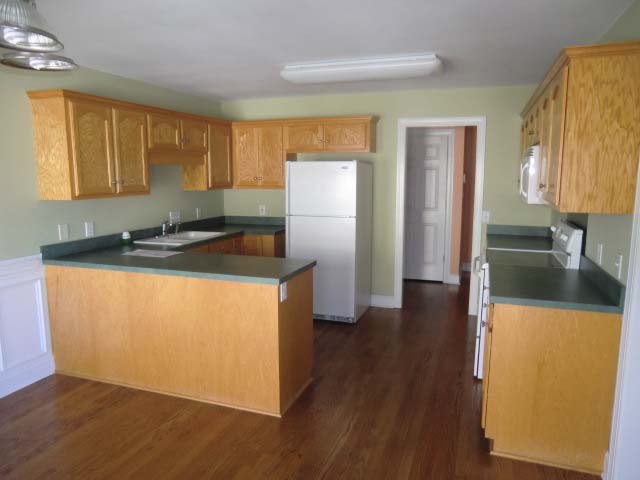 1237 Danielle Downs Ct SE