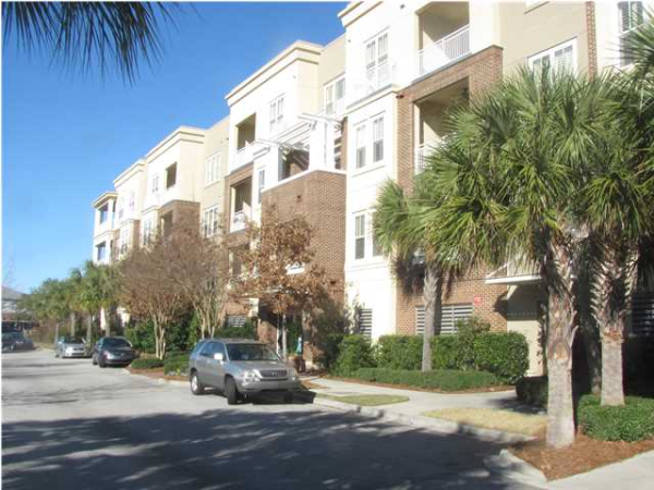 200 RIVER LANDING DR #H309
